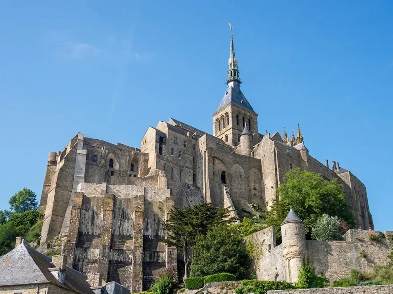 Tu viện Mont Saint Michel mang dấu ấn lịch sử từ thời Trung cổ.
